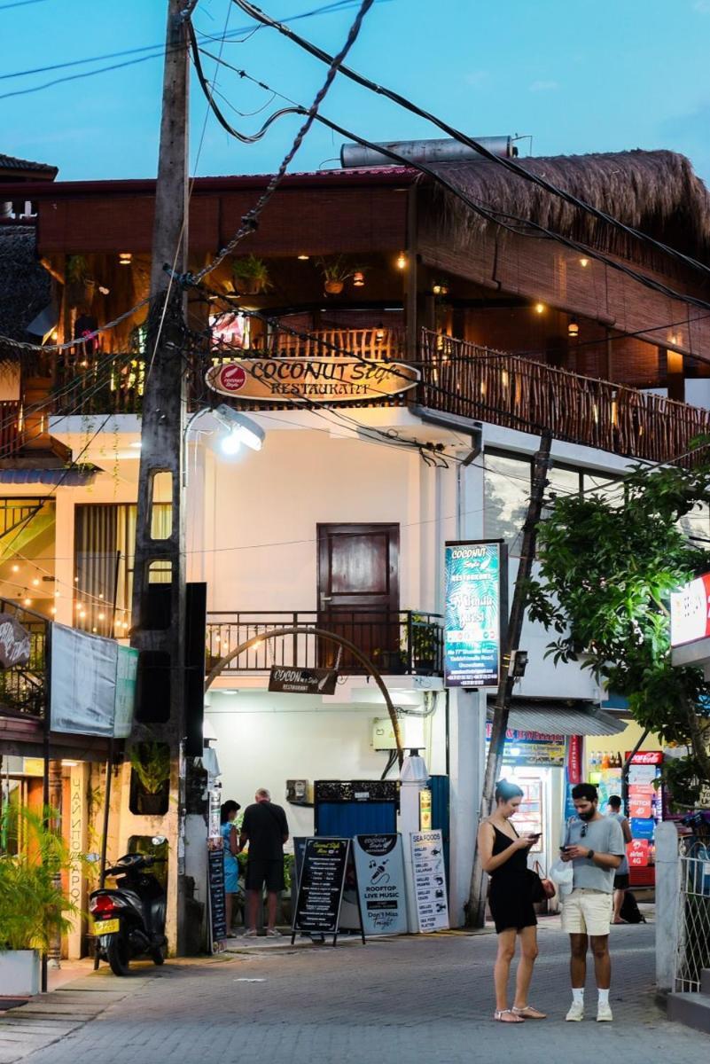 Coconut Style Restaurant & Milinda Guest 호텔 우나와투나 외부 사진