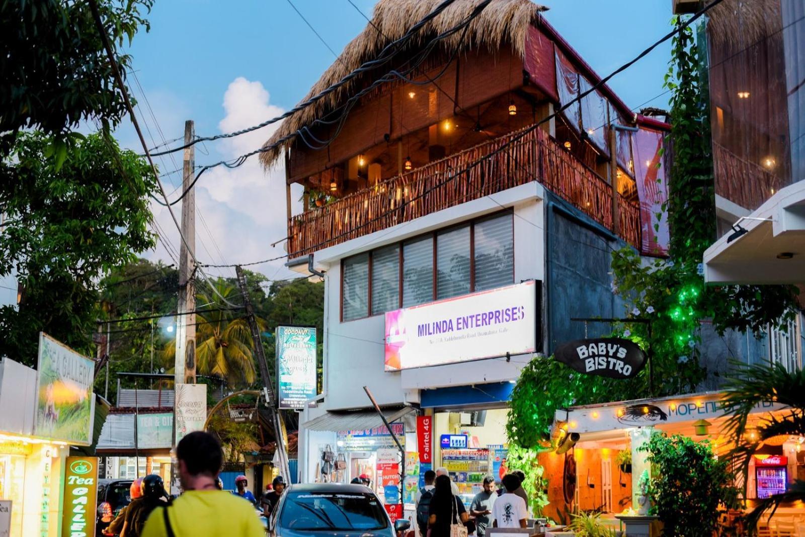 Coconut Style Restaurant & Milinda Guest 호텔 우나와투나 외부 사진
