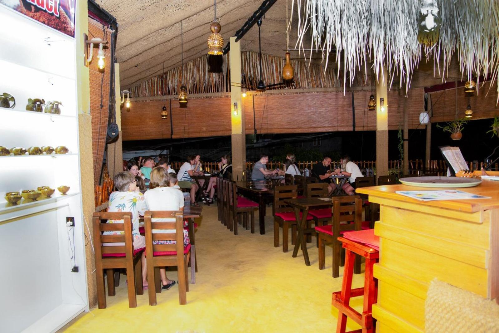 Coconut Style Restaurant & Milinda Guest 호텔 우나와투나 외부 사진