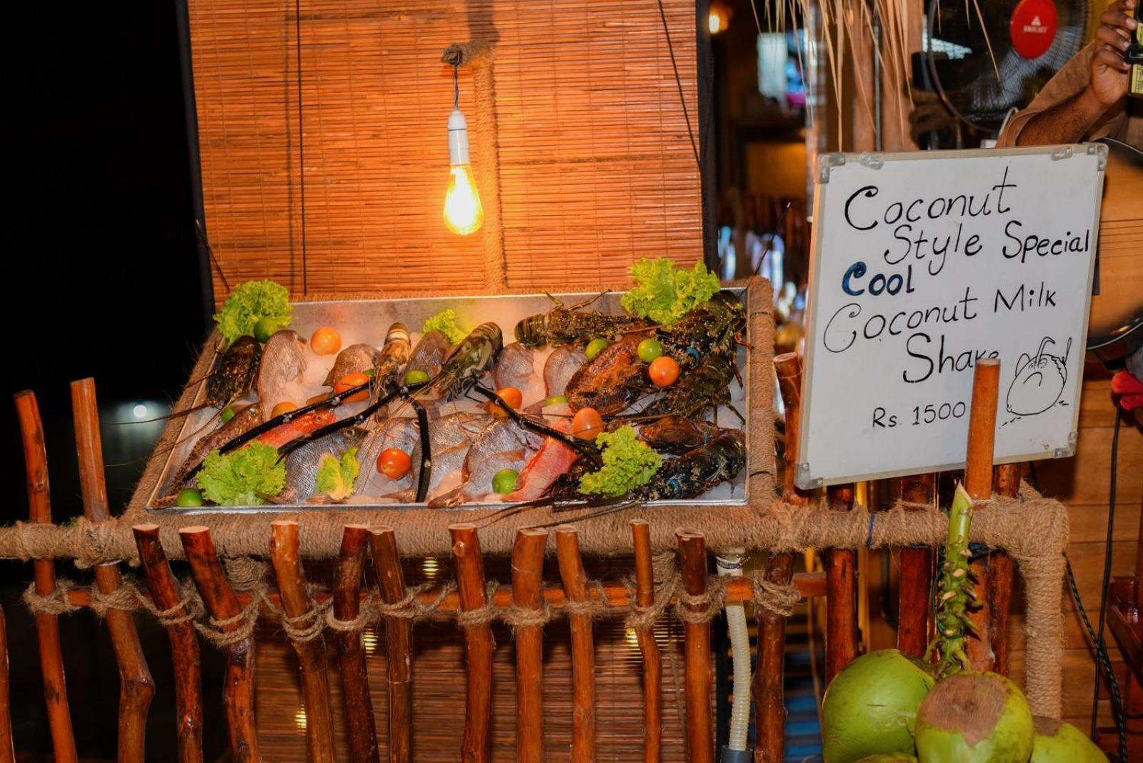 Coconut Style Restaurant & Milinda Guest 호텔 우나와투나 외부 사진