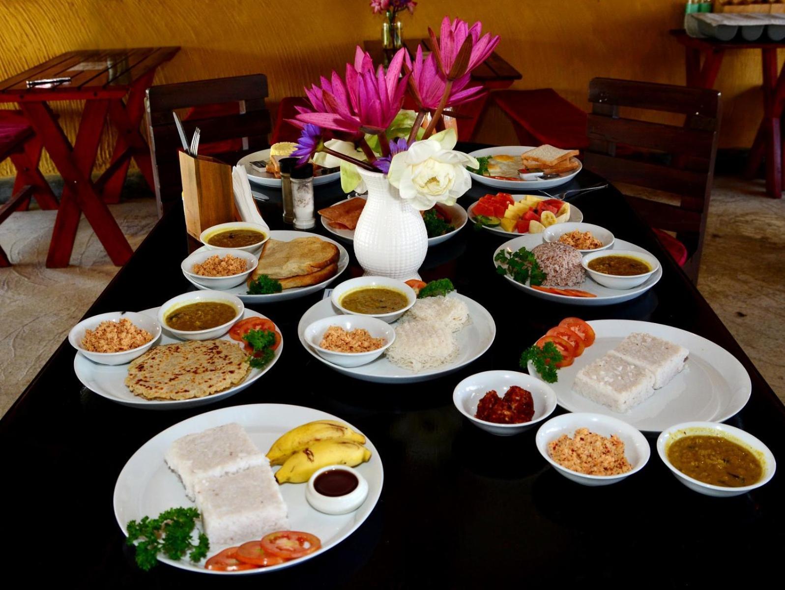 Coconut Style Restaurant & Milinda Guest 호텔 우나와투나 외부 사진